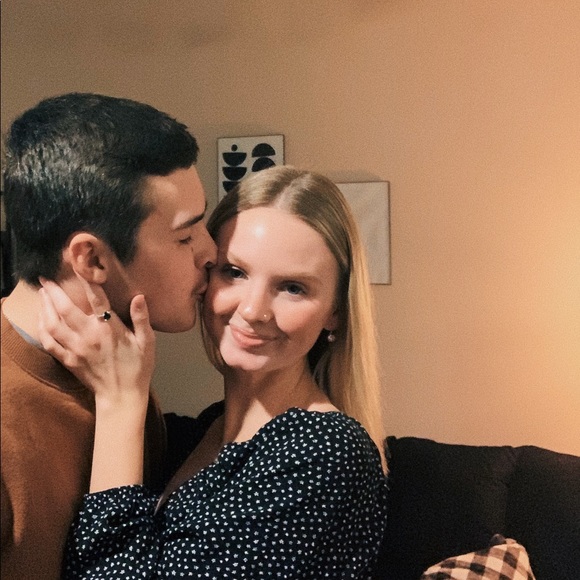 Meet your Posher, Whitney - Picture 1 of 1